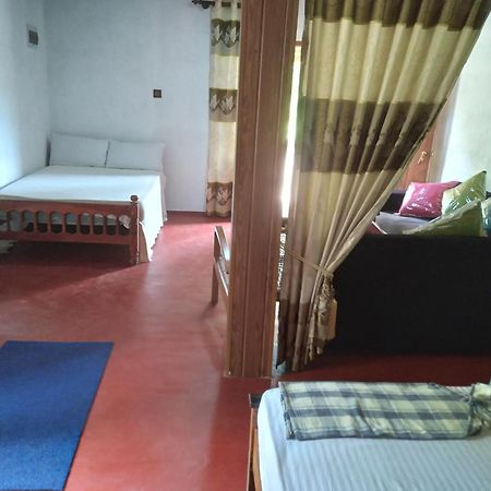 Soma Cabana, Homestay & Restaurant タンガラ エクステリア 写真