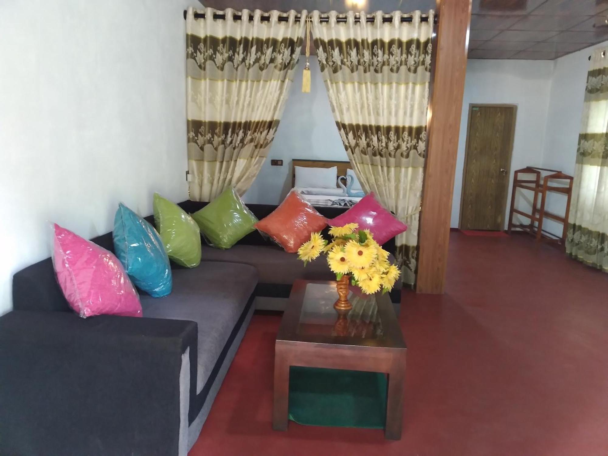Soma Cabana, Homestay & Restaurant タンガラ エクステリア 写真